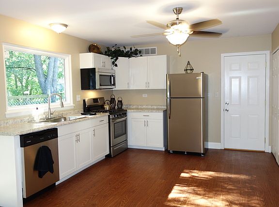 4th image of 3S158 Birchwood Dr