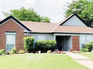 7409 Delta Dr, Rowlett, TX 75088