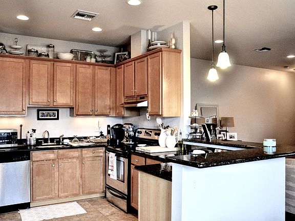 3rd image of 6863 Louis Xiv St