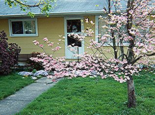 15 Kanawha Ave E, Clendenin, WV