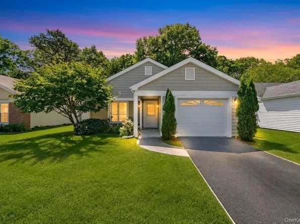 232 Belfast Lane, Ridge, NY 11961