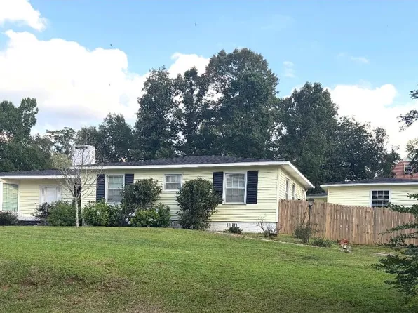 31 Broughton St, Monroeville, AL 36460