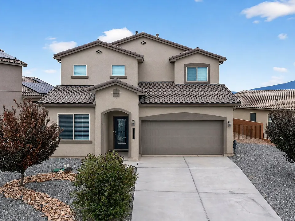 4345 Skyline Loop NE
