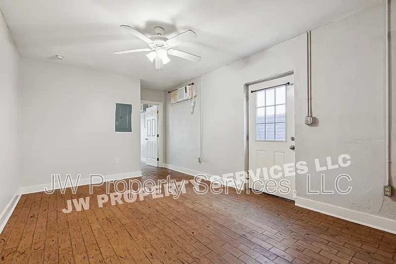 2 bed, 1.0 bath, $1,100 — Photo 3