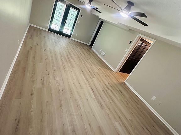 5th image of 3606 Baymeadow Dr