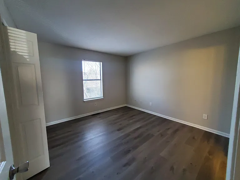 1100 Horsemans Ln #26 — Photo 16