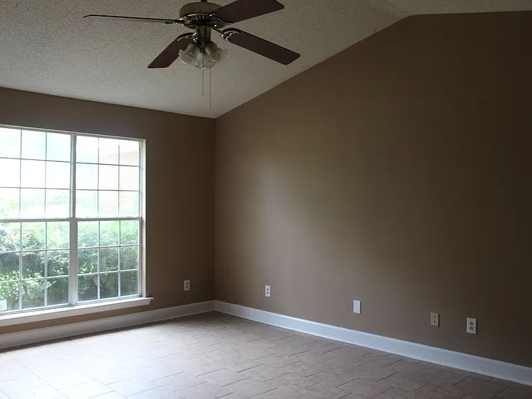1207 Westwood Dr #A — Photo 2
