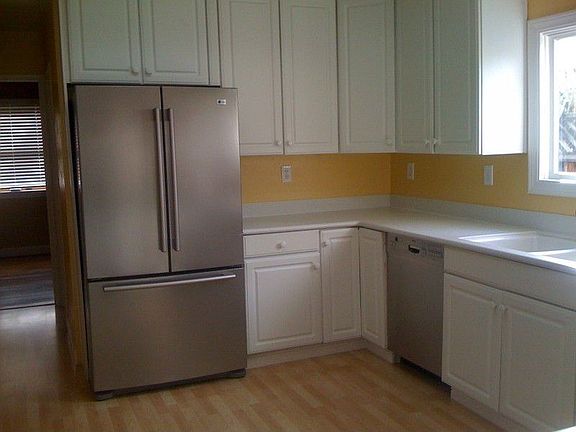 4th image of 419 San Benito Ave