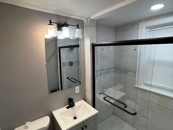 5th image of 715 Stuyvesant Ave