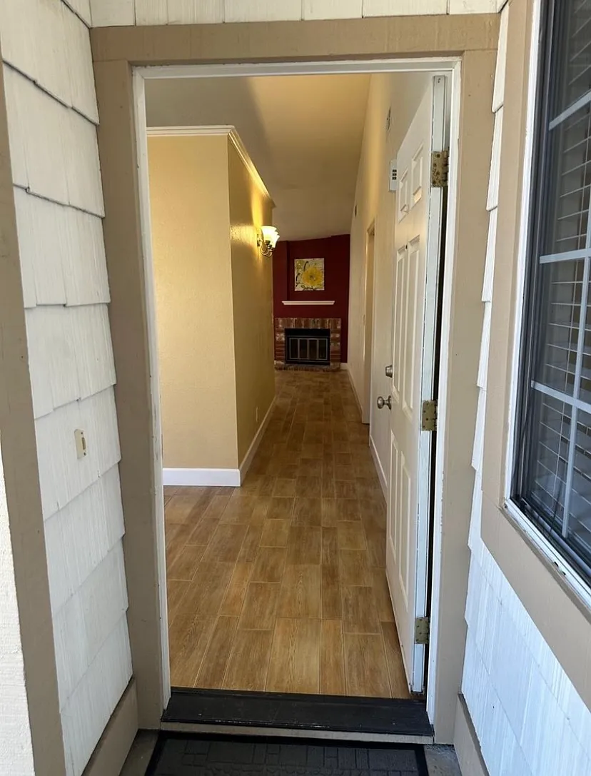 2 bed, 1065 sqft, $2,425 — Photo 3