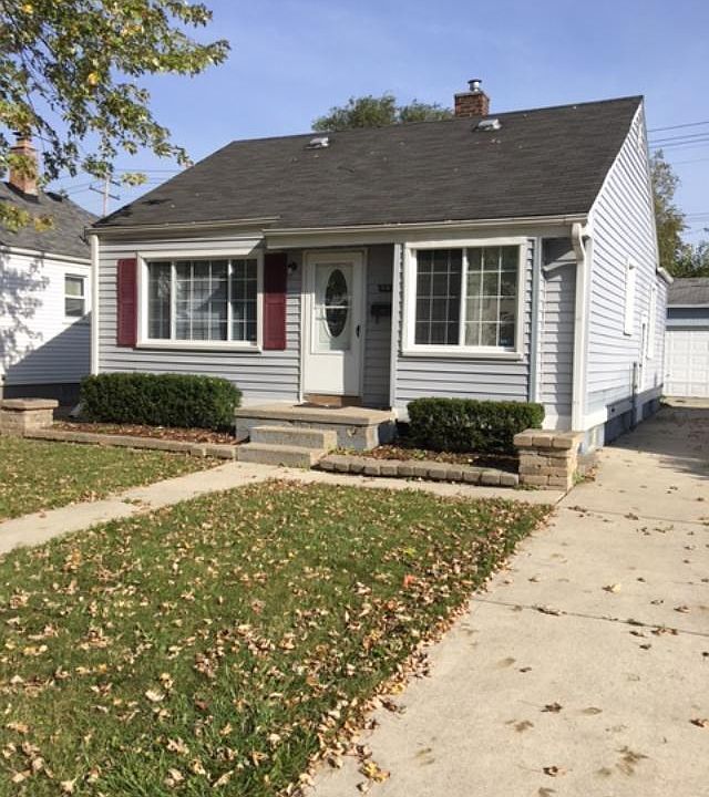 1st image of 19367 Roscommon St