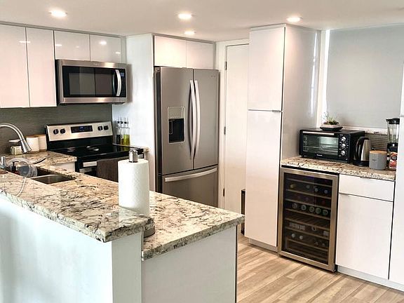 5th image of 3703 NE 166th St APT 607