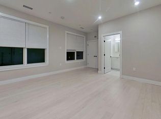 198 Green St #2B, Jamaica Plain, MA 02130