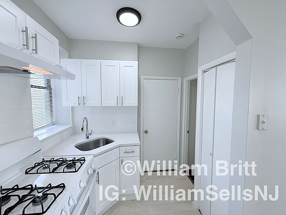 3rd image of 67-69 Brinkerhoff St #4B