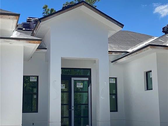 4th image of 684 Everglades BLVD N