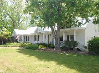 261 Brooks Rd, Brooks, GA 30205