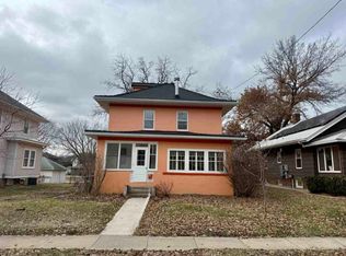 423 S 7th Ave, Iowa City, IA 52245