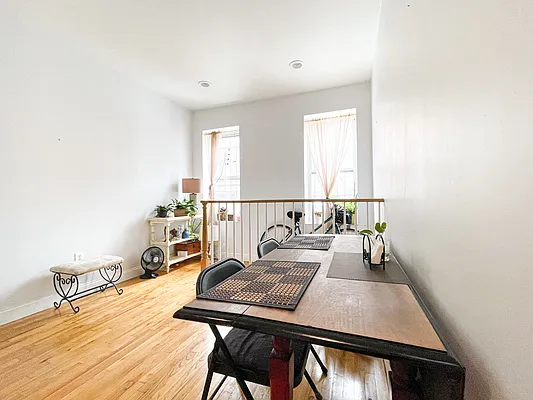 Rented by Urban Real Estate Property Group Inc | media 1