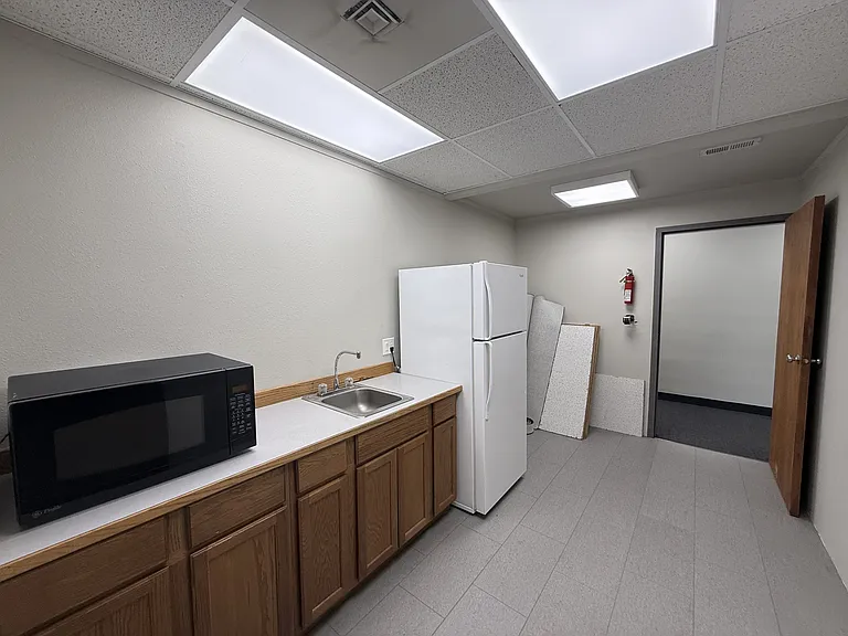 217 E Woodin Ave #2-F — Photo 8