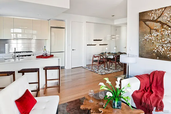 Sold by Modern Spaces | media 3