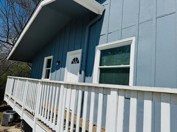 1303 Randall Rd, Lawrence, KS 66049