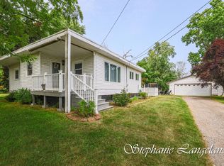 68 Bennett St, Coopersville, MI 49404