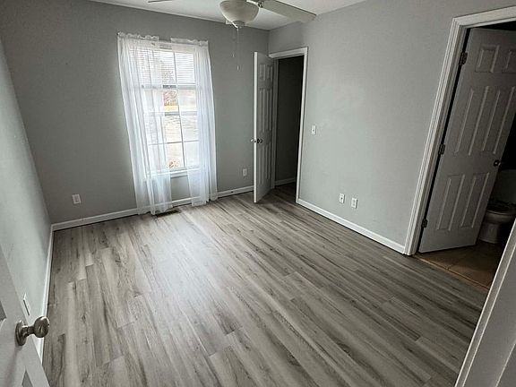 3rd image of 18 Arbor Creek Dr
