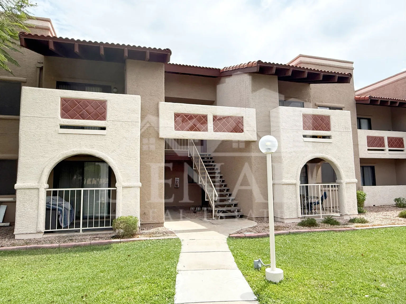 2 bed, 1.5 bath, 827 sqft, $1,395 — Photo 1