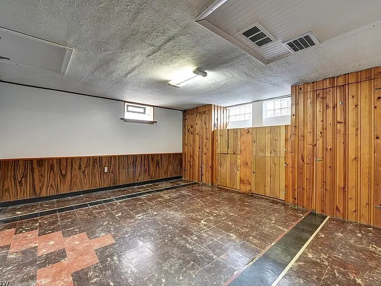 3303 Rocky River Dr — Photo 15