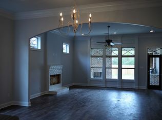 321 Dunvegan Ct, Lafayette, LA 70503