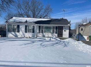 1312 Harrison Dr, Clinton, IA 52732