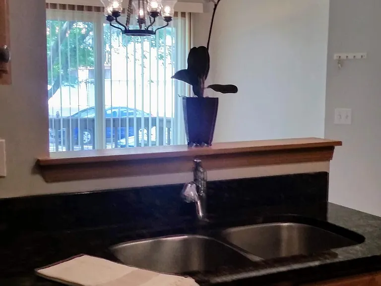 11S495 Rachael Ct — Photo 10
