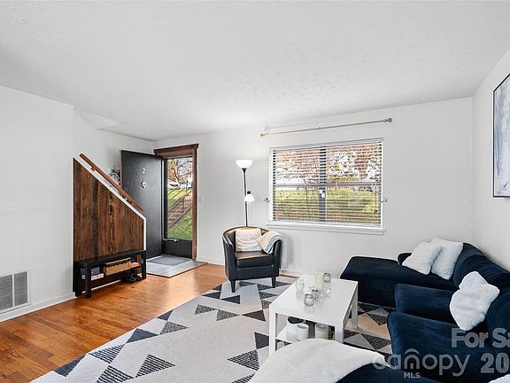 2nd image of 615 Biltmore Ave APT H2