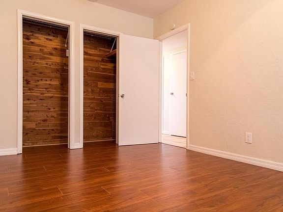 3rd image of 130 SW 14th Ave #130