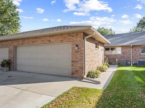 1939 Kamille Ct, Waterloo, IA 50701