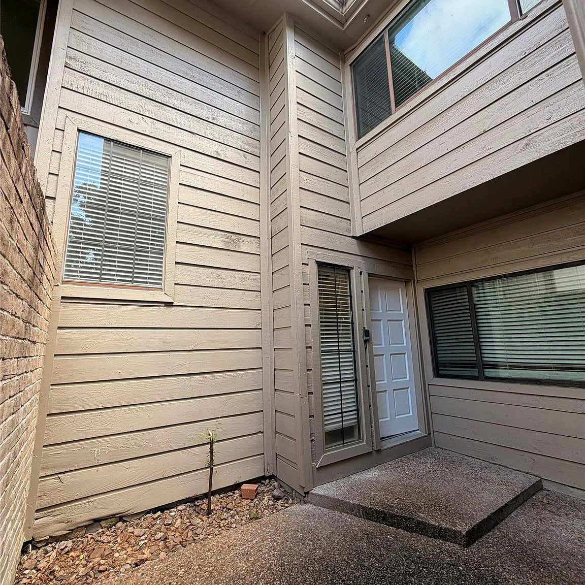 3 bed, 2.5 bath, 2254 sqft, $3,000 — Photo 2