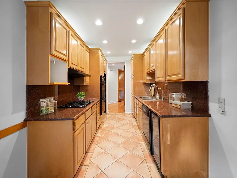 750 S Bundy Dr #108 — Photo 5