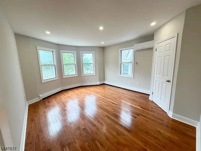 35 Claremont Ave #3 — Photo 9