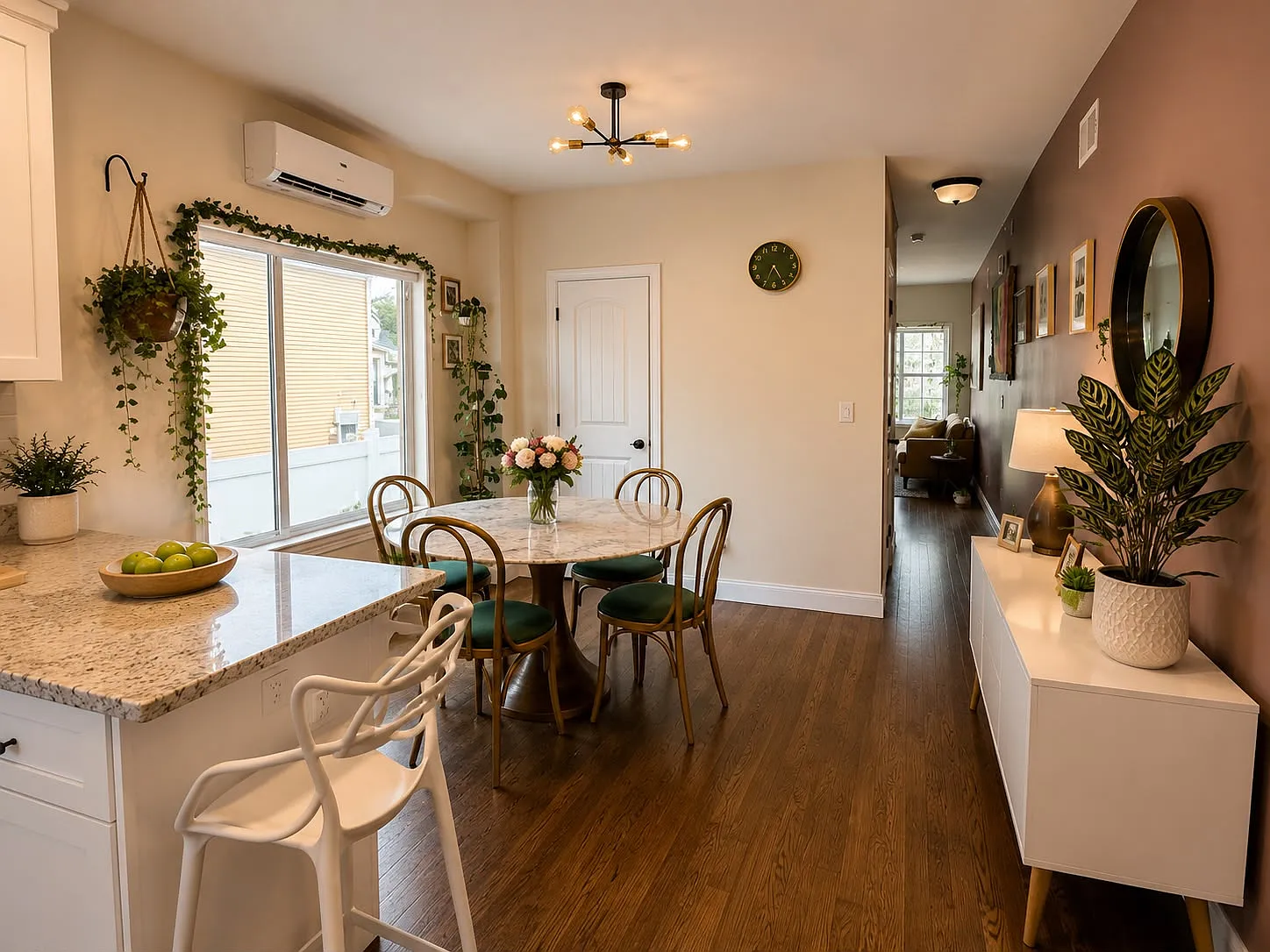 3 bed, 1065 sqft, $3,600 — Photo 3