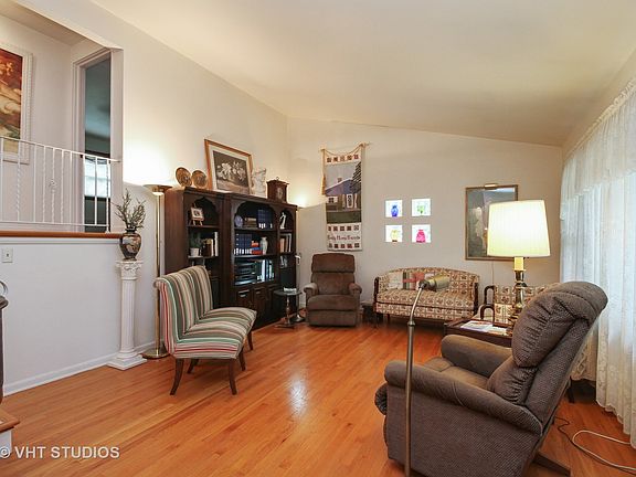 3rd image of 12601 Major Ave