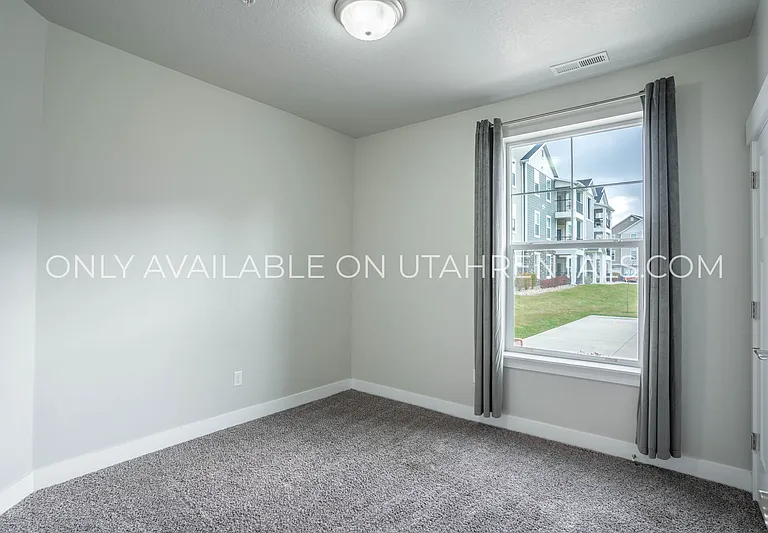 71 W Silver Springs Dr — Photo 13