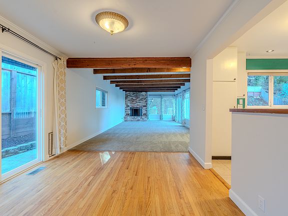 5th image of 1104 Barcelona Dr