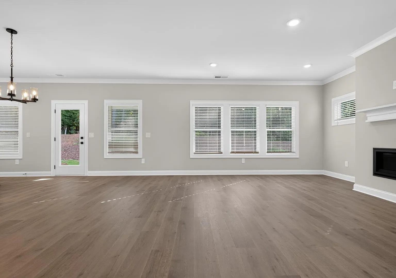 5937 Cabernet Ln — Photo 2