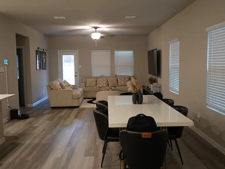 5212 Bonanza Ln — Photo 3