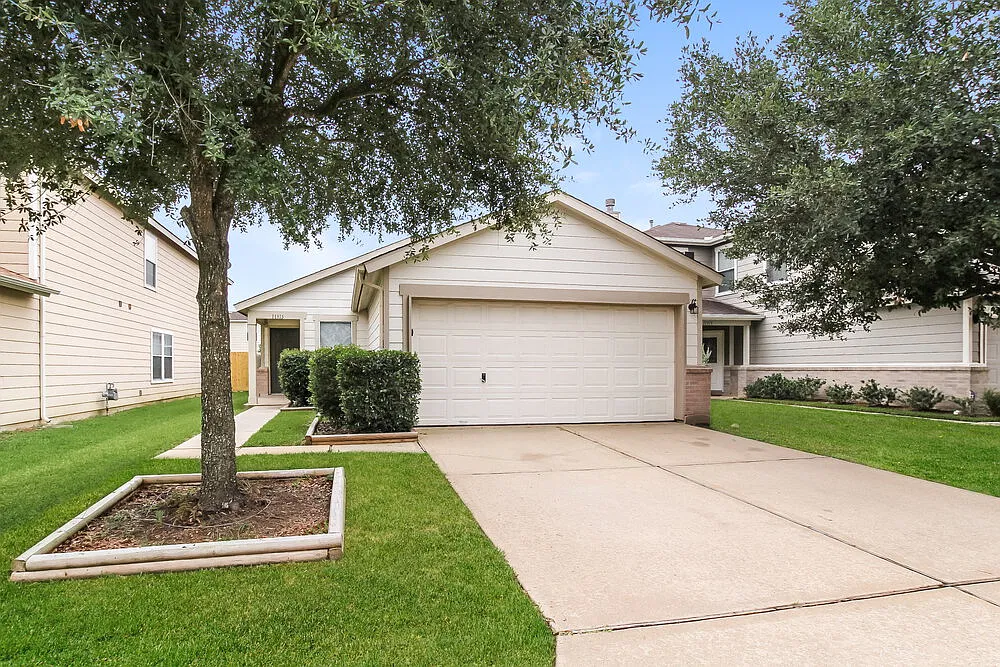 3 bed, 2.0 bath, 1474 sqft, $1,740 — Photo 2