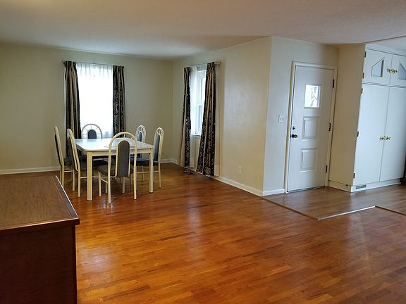 4th image of 564 N West End Blvd