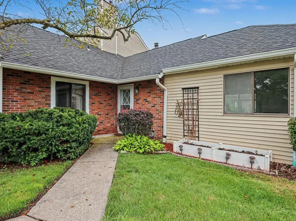 1100 Saratoga Dr, Chesterton, IN 46304