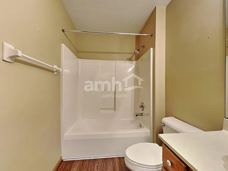 1052 Windsor Crossing Ln — Photo 15