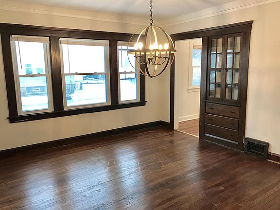 Dining Room w/ Built-Ins
