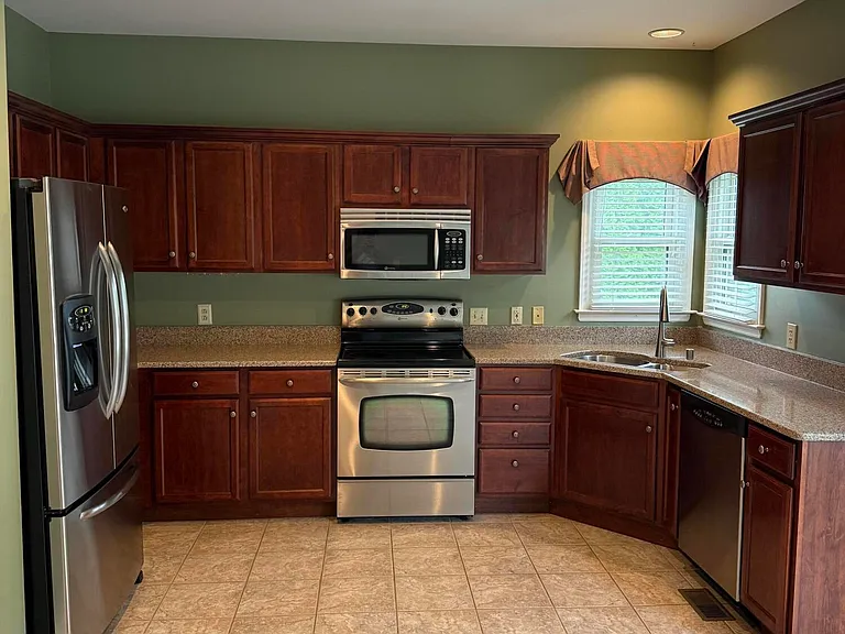 3652 Fair Ridge Dr — Photo 5